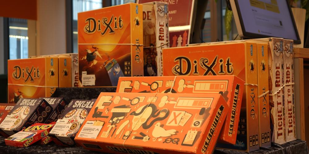 Borrow board games in the libraries