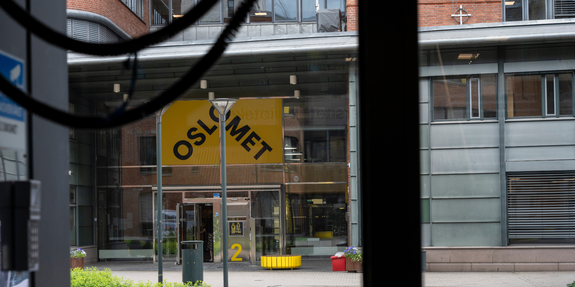 Utsnitt av fasaden av bygget i Pilestredet 42.